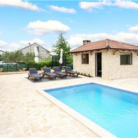 2 bedroom villa with pool near Skradin, sleeps 5